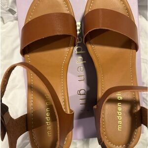 Madden Girl heeled sandal size 10 color is cognac